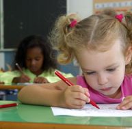 ai/aider-enfant-droitier-gaucher.jpg
