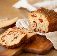 ca/cake-tomates-confites.jpg