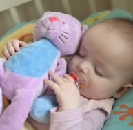 la/laver-doudou-enfant.jpg