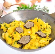 oe/oeufs-brouilles-truffes.jpg