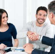 pa/passer-courtier-pret-immobilier.jpg