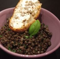 sa/salade-lentilles-froides-petits-croutons-chevre-graines-tournesol.jpg
