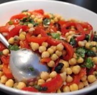 sa/salade-pois-chiche-poivrons-basilic.jpg
