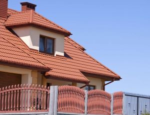 Donner un air contemporain à sa maison avec des tuiles en terre cuite
