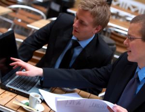 Chercher un emploi pendant son contrat de travail