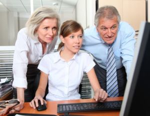 Choisir entre le stage et l'alternance