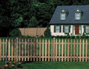 Installer une clôture en bois