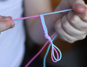 Comment faire un scoubidou ?