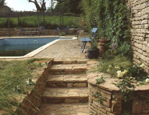 Construire un mur en pierre