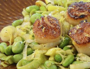 Coquilles Saint-Jacques gratinées aux poireaux