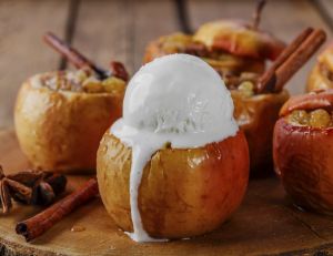 Glace vanille aux pommes carmélisées
