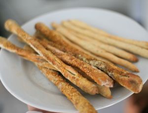 Préparez des gressins sésame et curry