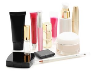 Produits indispensables dans un vanity-case
