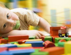 Les premiers jouets de bébé