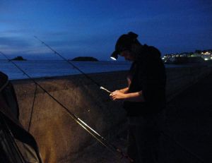 Le pêcheur doit toujours avoir sa lampe frontale