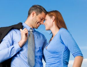 Conjoint associé : comment obtenir ce statut ?