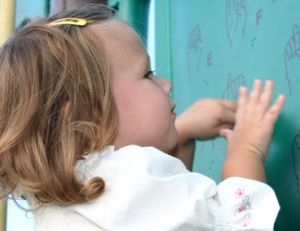 Reconnaître et prendre en charge un enfant sourd