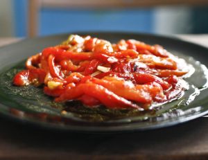 La salade de poivrons grillés