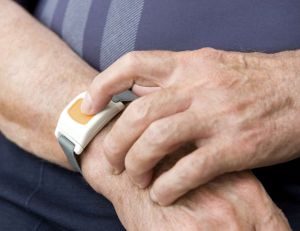 Téléalarme pour personnes âgées : conseils pour bien choisir