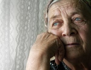 Comprendre la solitude des personnes âgées