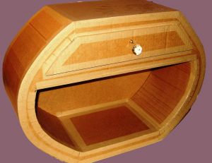 Comment vitrifier un meuble en carton ?